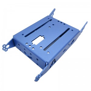 Traitement personnalisé des pièces en tôle en alliage en aluminium avec finition anodisée.